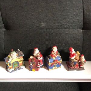 Set of 4 holiday décor Christmas